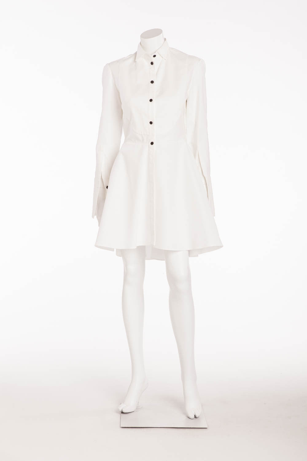 Alexander McQueen - Brand New White Long Sleeve Button Up Dress - IT 4 –  LUXHAVE