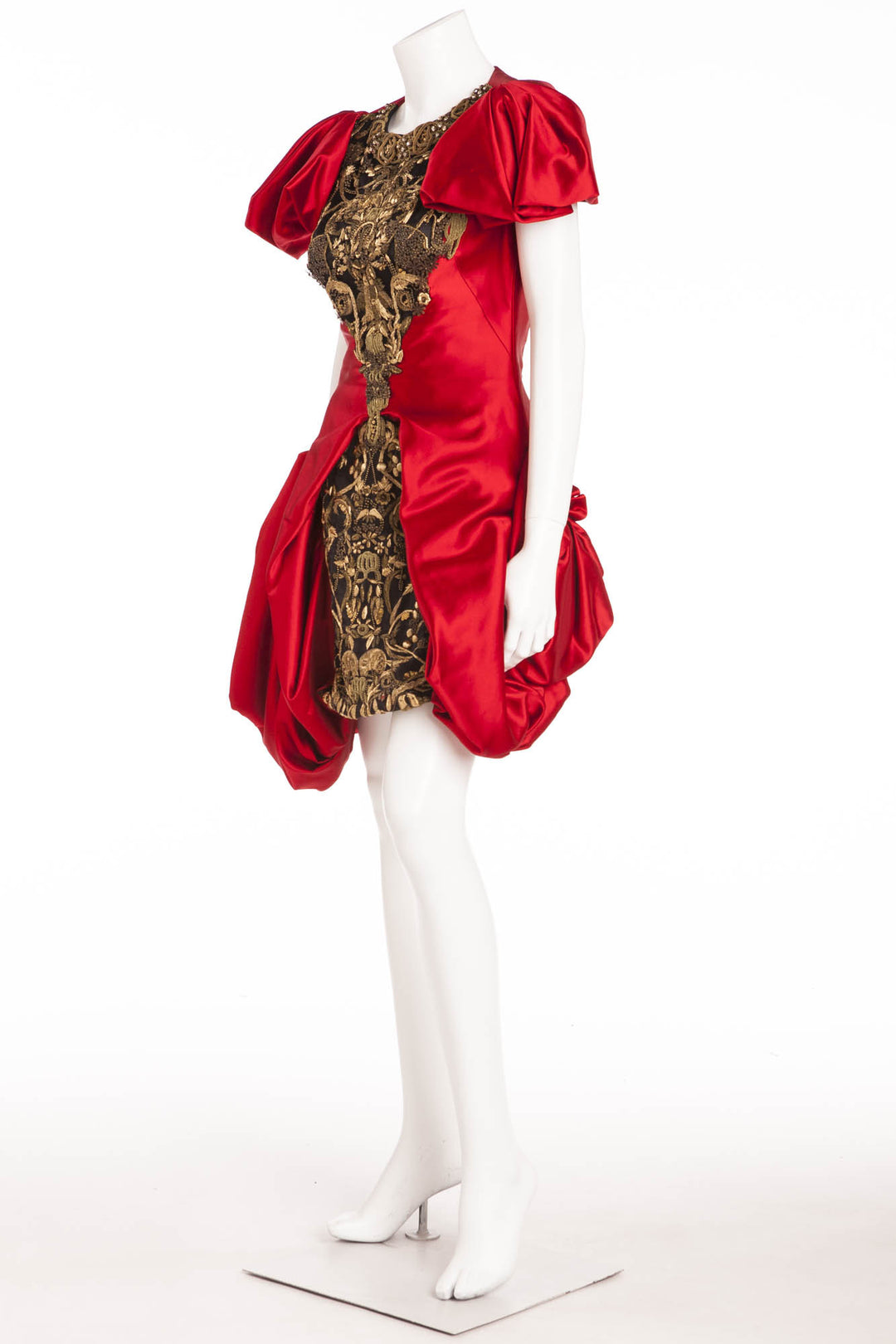alexander mcqueen red and gold dress McQueen Fall 2010 Ready-to-Wear Fashion Show