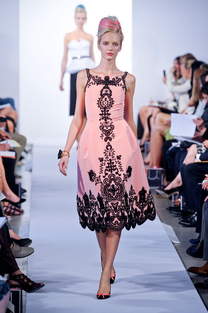 短期間出品・処分価格！美品・Oscar de la Renta ドレス US0 短期間出品・処分価格！美品・Oscar de la Renta ドレス US0