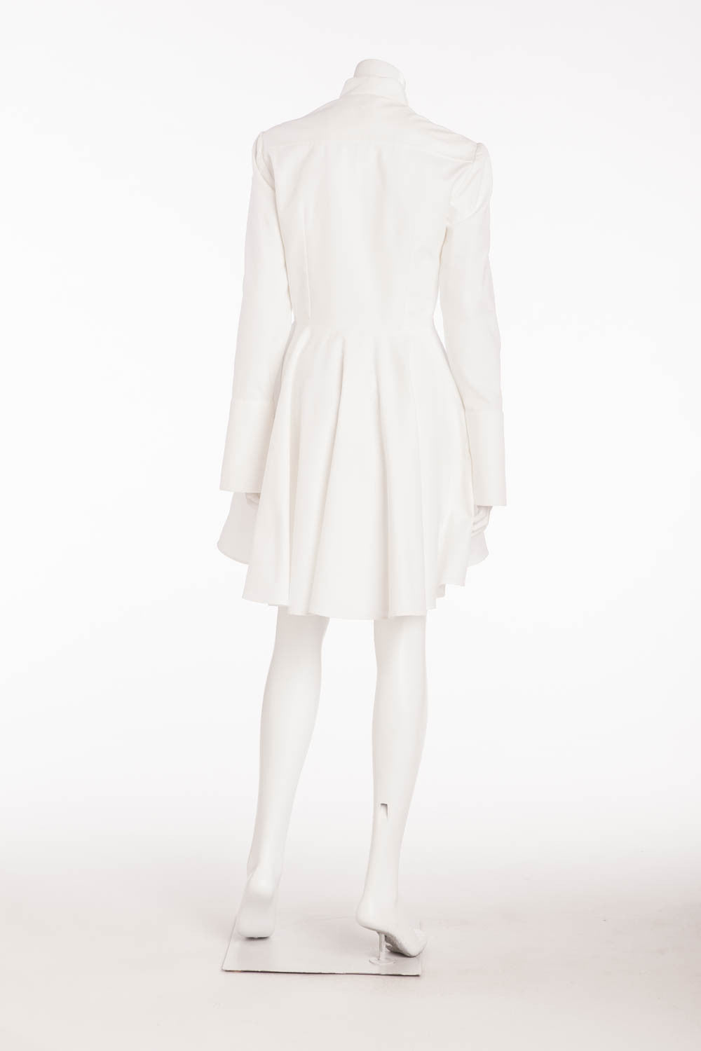 Alexander McQueen - Brand New White Long Sleeve Button Up Dress - IT 4 LUXHAVE Alexander McQueen - Brand New White Long Sleeve Button Up Dress - IT 4 LUXHAVE