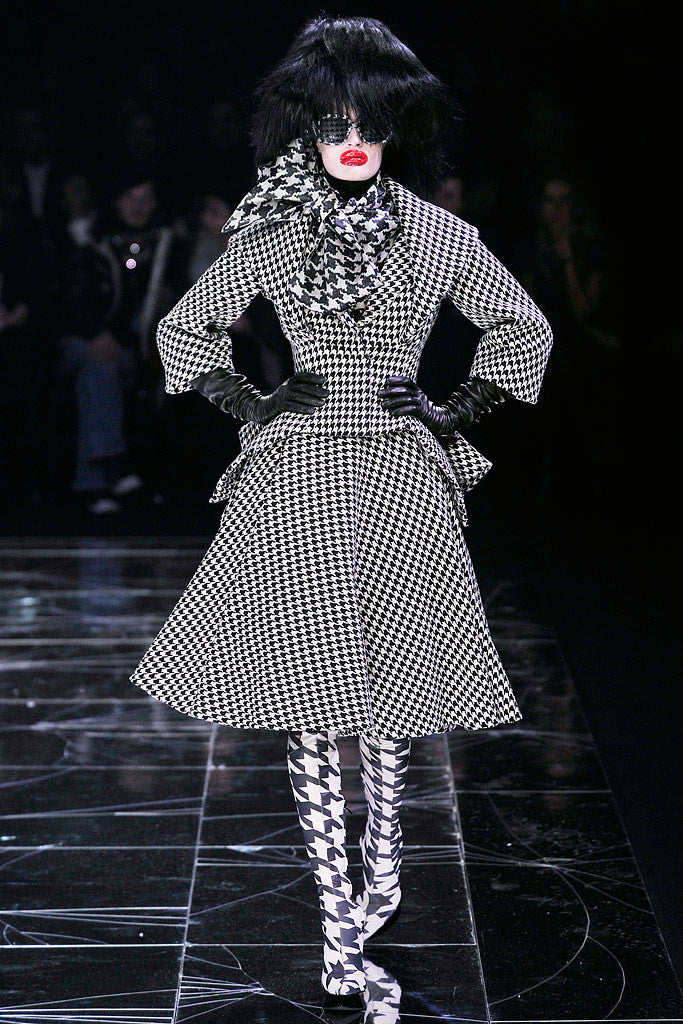 Alexander McQUEEN フレアスカート　モノトーン　鳥柄 Alexander McQUEEN フレアスカート モノトーン 鳥柄